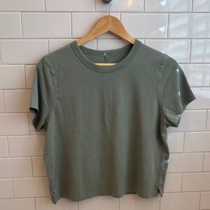 Lululemon tee Classic